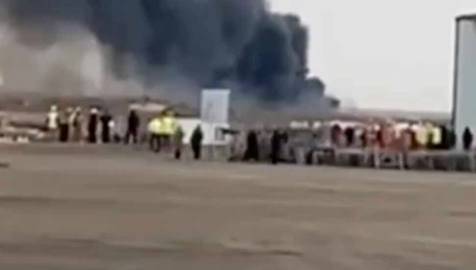 Kazakistan'da Azerbaycan'a ait yolcu uçağı düştü