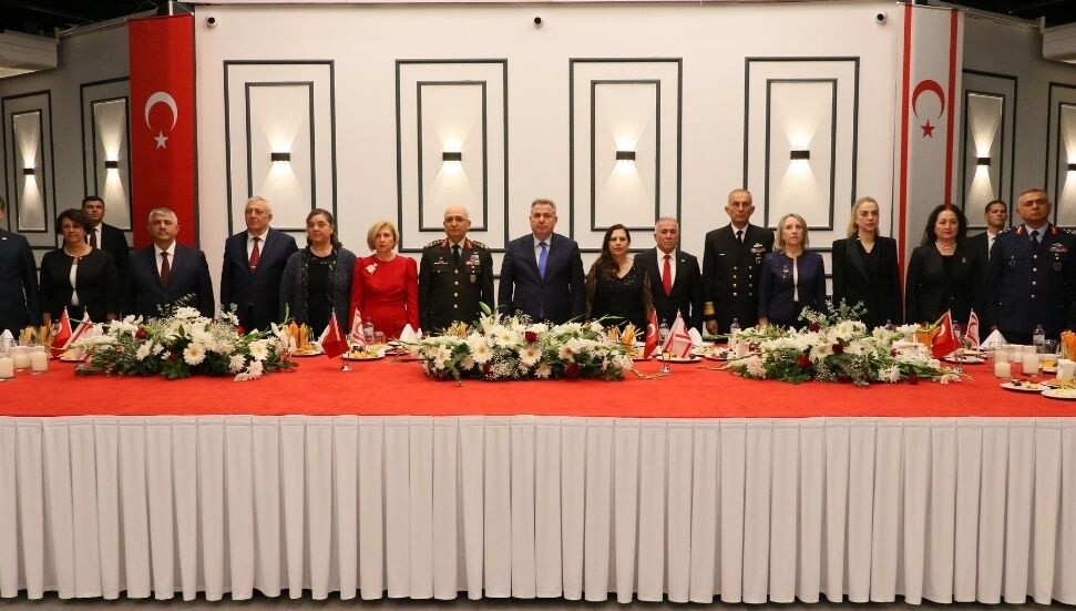 İzmir'de KKTC'nin kuruluşunun 41. yılı nedeniyle resepsiyon verildi