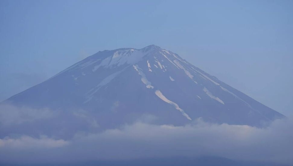 Fuji Dağı'nda son 130 yılın rekoru kırıldı: Bu yıl hiç kar yağmadı
