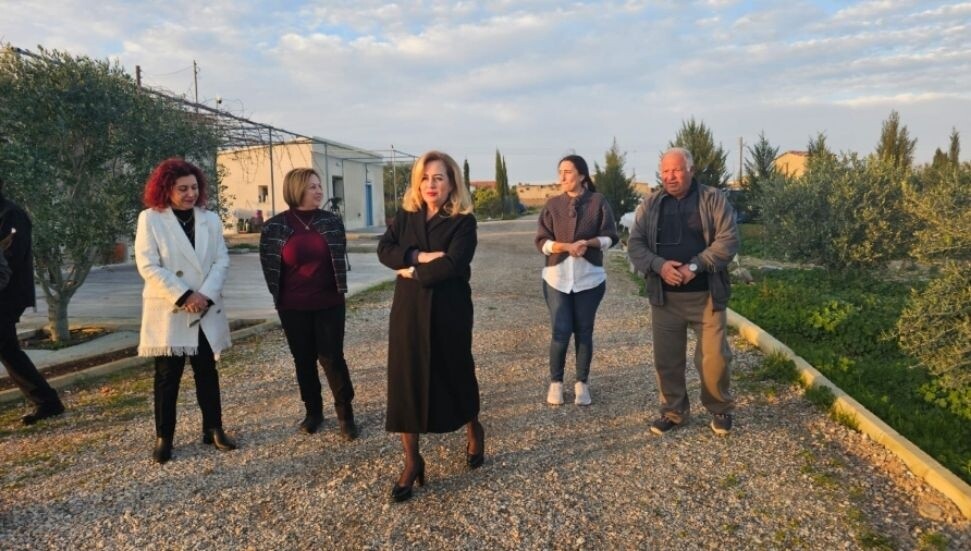Sibel Tatar, Muratağa köyündeki 'Sibela Organik Tarım Çiftliği'ni ziyaret etti