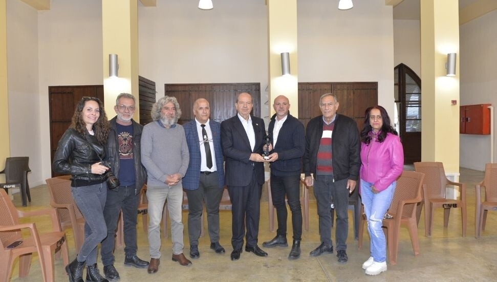 Cumhurbaşkanı Ersin Tatar, FODER'in düzenlediği sergiyi ziyaret etti