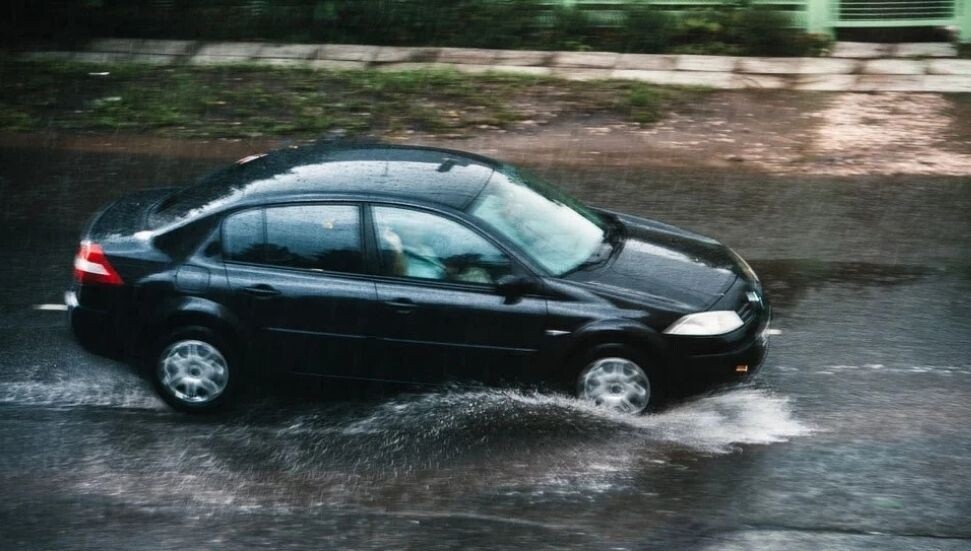 Lefkoşa-Girne Anayolu, Boğazköy mevkiinde biriken yağmur suları tehlike oluşturuyor