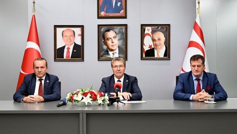 Başbakan Üstel ve hükümet ortakları bugün Ankara’ya gidiyor