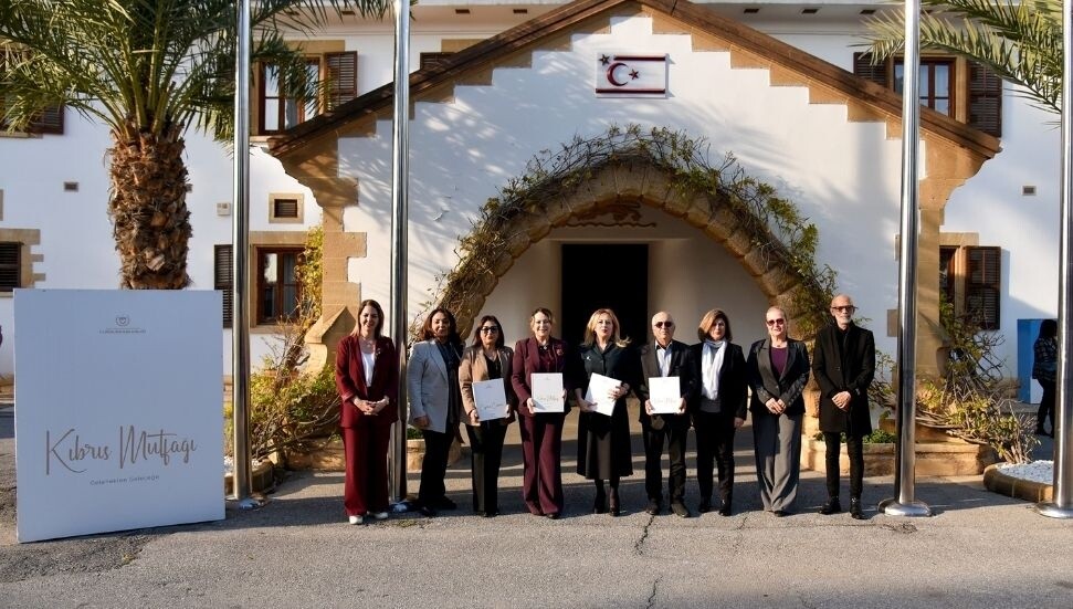 “Gelenekten Geleceğe Kıbrıs Mutfağı” kitabının baskı, satış ve dağıtımı için Gi-Ka KOOP ile anlaşma imzalandı