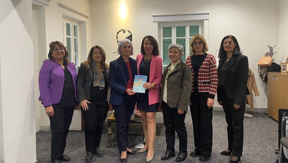 Hayatımıza Değer Katan Kadınlarımız sergininin dördüncüsü için sponsorluk anlaşması yapıldı