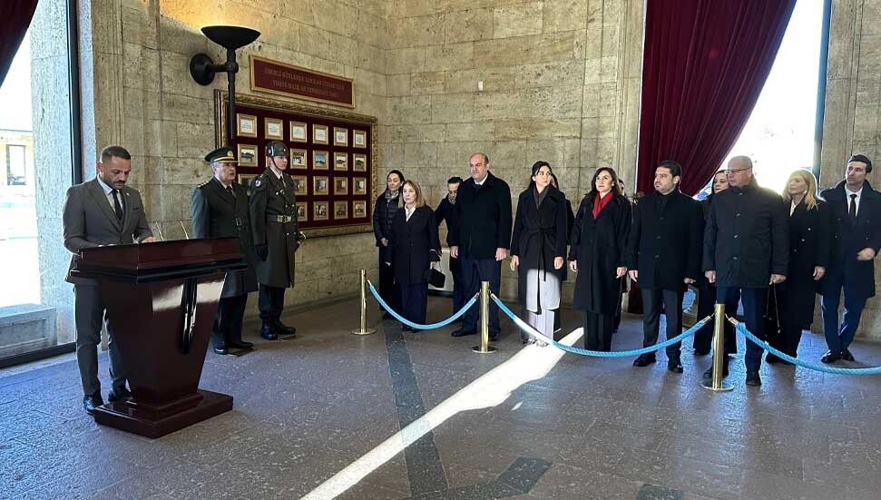 TBMM’de temaslarda bulunmak üzere Ankara’ya giden Meclis Komitesi, Anıtkabir’i ziyaret etti