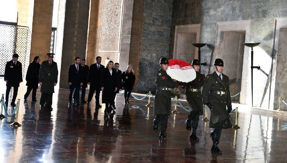 Hukuk, Siyasi İşler ve Dışilişkiler Komitesi Anıtkabir’i ziyaret etti