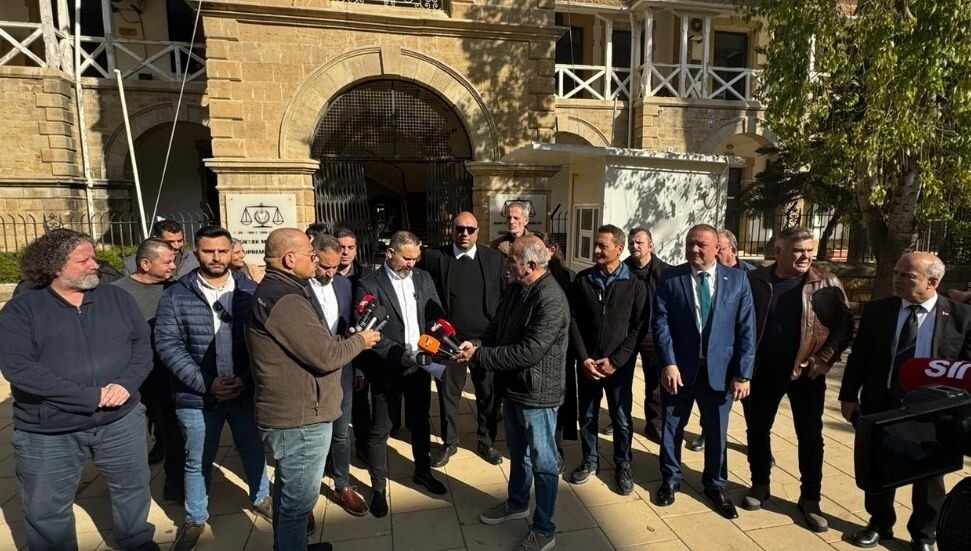 Sendikalar, “Elzem Hizmetlerde Grev Yasağı” ile ilgili açtığı davayı, kararnamenin yürürlükten kaldırılmasıyla geri çekti