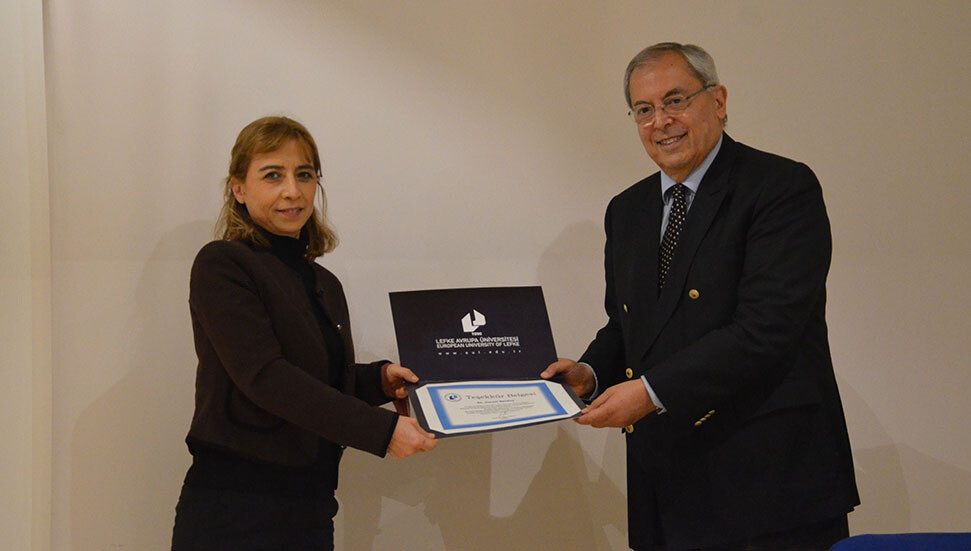 Emekli Büyükelçi Daryal Batıbay, LAÜ’de konferans verdi