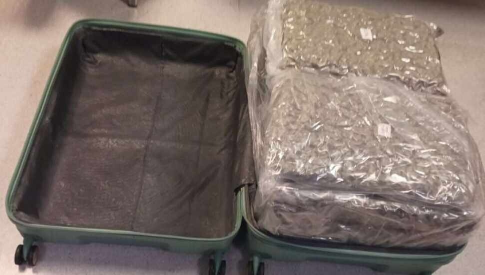 Larnaka Havalimanı’nda 22 kilo uyuşturucu ele geçirildi, 1 kişi tutuklandı!