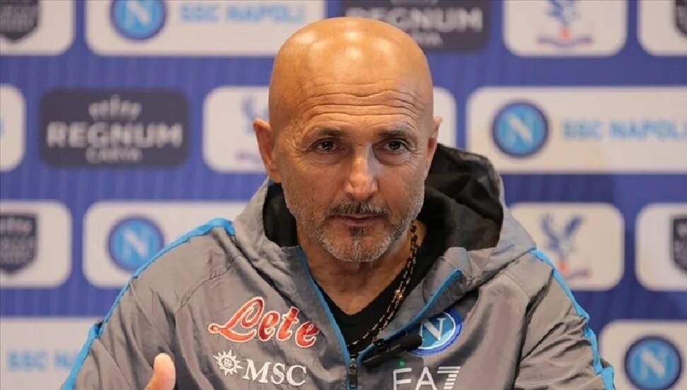 Napoli'yi 33 yıl aradan sonra şampiyonluğa ulaştıran Spalletti takımdan ayrılıyor 