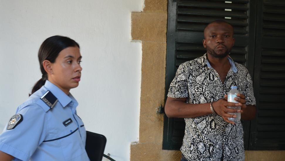 İzinsiz ikamet davasında zanlıya 7 gün ek tutukluluk