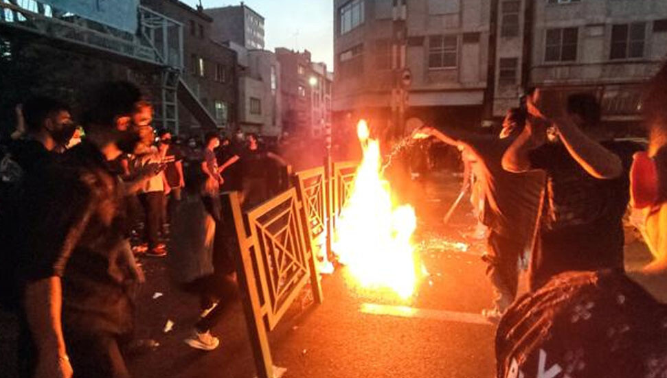 İran'da birçok üniversitede Mahsa Emini protestoları sürüyor