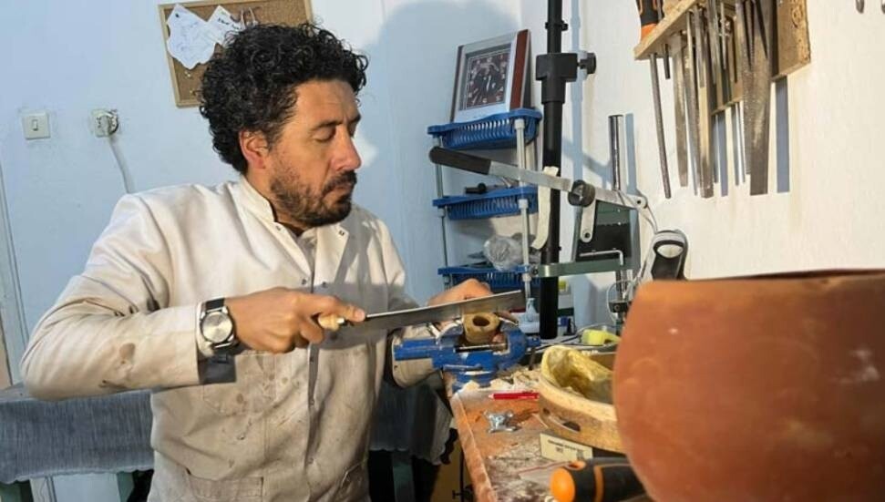 Atık malzemelerden yapılan müzik enstrümanları şaşırtıyor