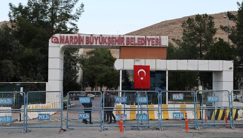 Mardin, Batman ve Halfeti belediyelerine kayyum atandı