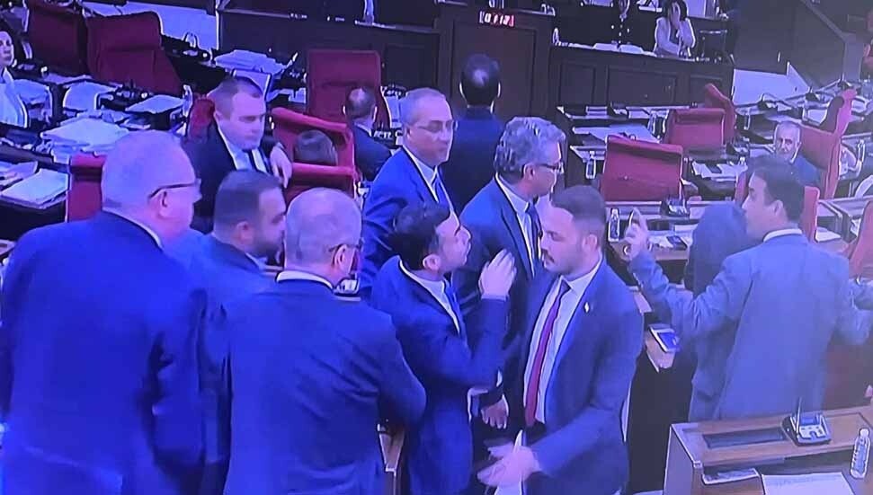 Meclis'te tansiyon hiç düşmüyor: Vekiller arasında tartışma çıktı