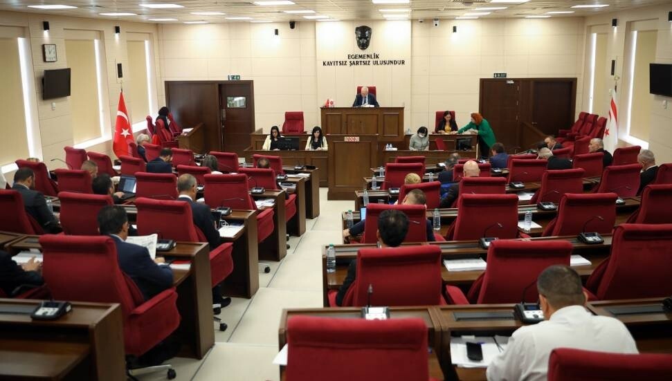 Meclis Genel Kurulu’nda iki yasa tasarısı oy birliğiyle kabul edildi