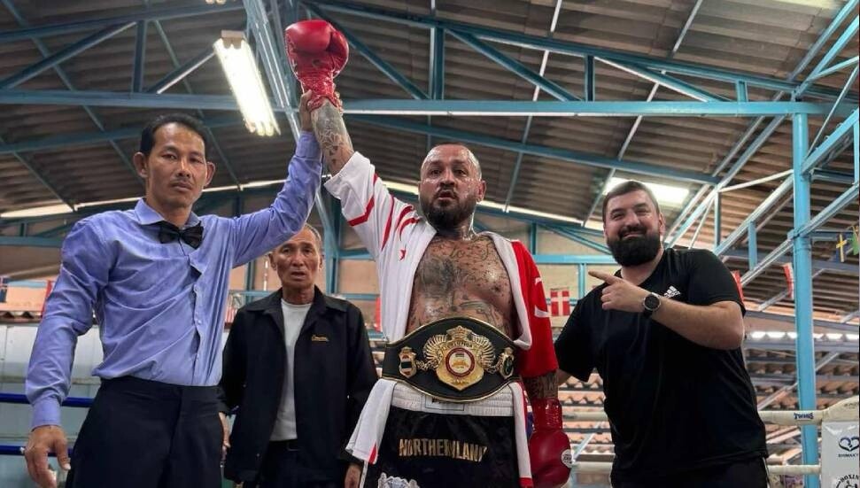 Metin Turunç, şampiyonluk kemeriyle döndü