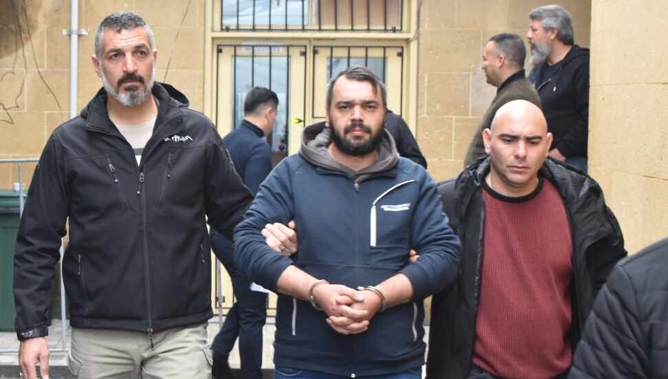 TIR’da gizlenerek ülkeye girdi: Bir iş insanını vurmak için geldiği iddia edildi!