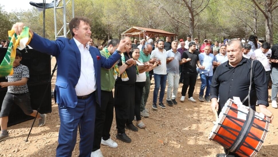 Erhan Arıklı'dan, kendisiyle alay edenlere: Çifte standartlı ırkçı-faşist solcular...