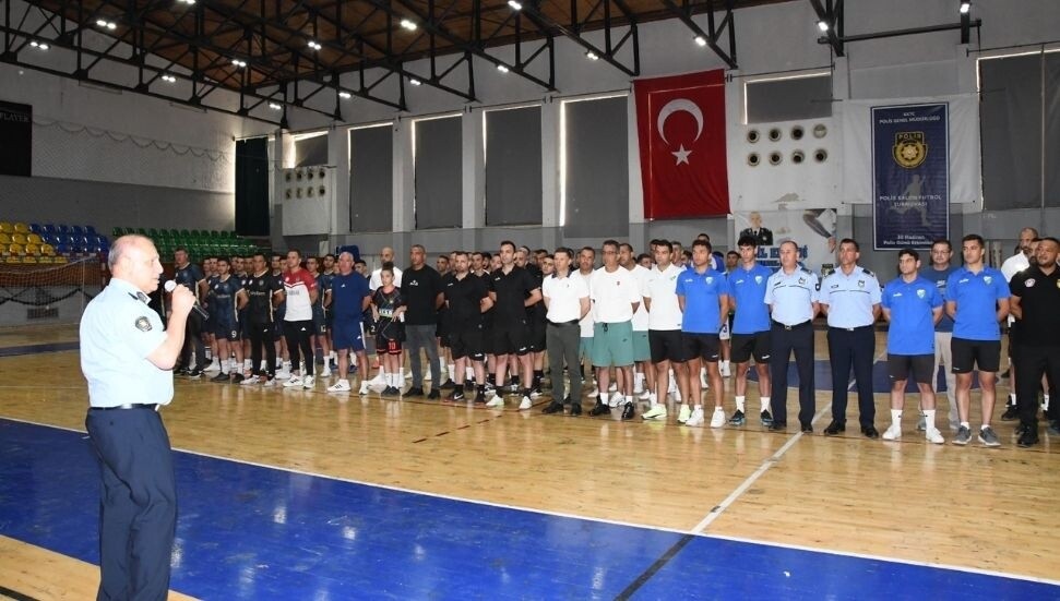 Eybil Efendi anısına Üçüncü Polis Futsal Turnuvası başladı