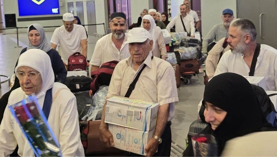 Kuzey Kıbrıs’tan hacca giden hacılar yurda döndü