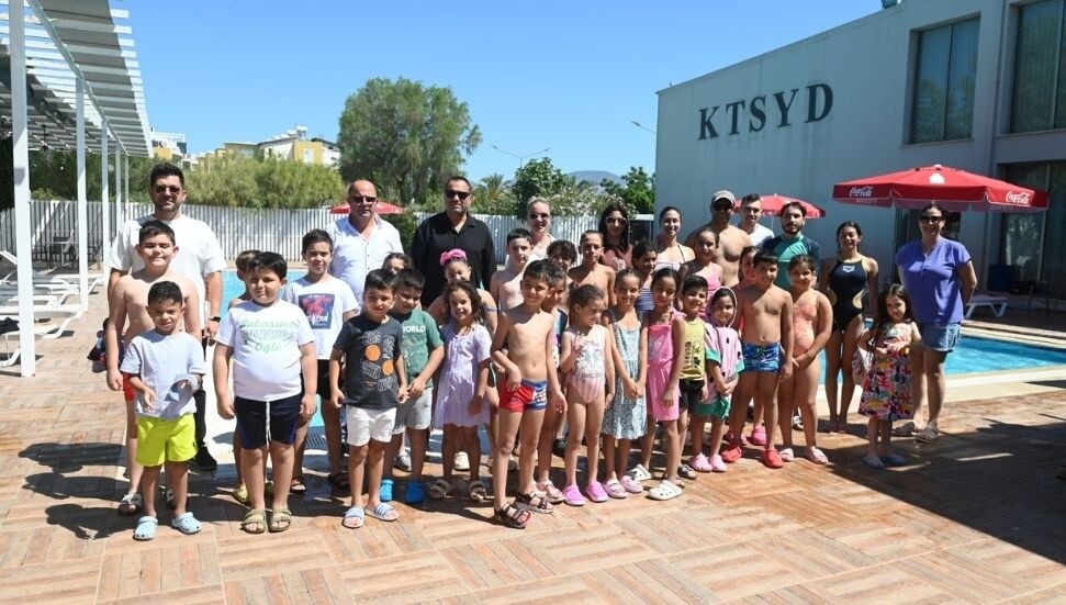 Spor Yazarları Derneği’nin "Yüzme Yaz Kursları" başladı