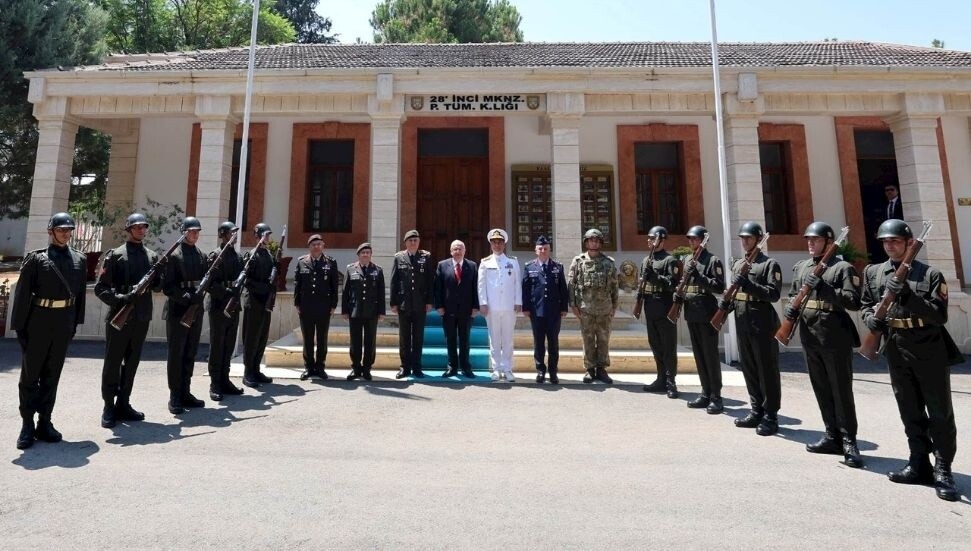 Türkiye Milli Savunma Bakanı Güler, 28. Mekanize Piyade Tümen Komutanlığını ziyaret etti