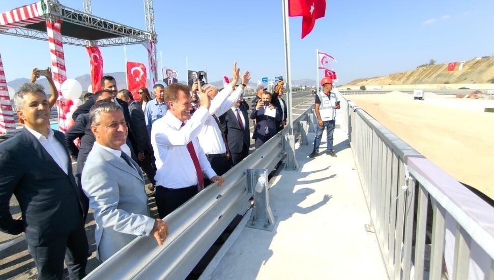 Girne Köprülü Kavşağı’nın açılışı töreni: Sadece yol değil, kalkınma irademizi de pekiştiriyoruz