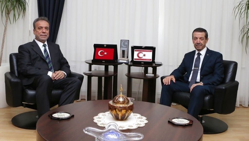 Dışişleri Bakanı Ertuğruloğlu, TÜRKPA Genel Sekreteri Mehmet Süreyya Er’i kabul etti