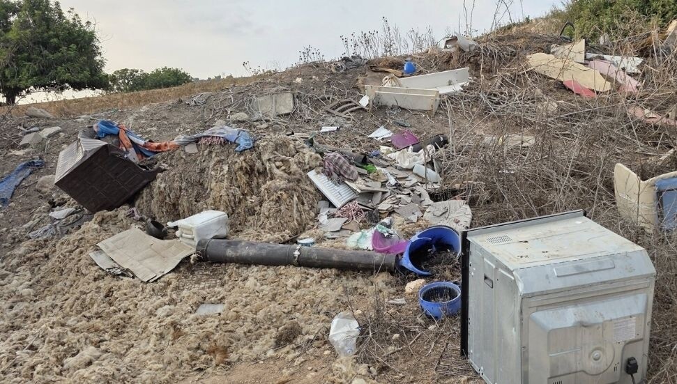 Fırat Borak: Ormanlar da sahiller kadar kirletiliyor, Dipkarpaz'da kimse bu talana yetişemez!