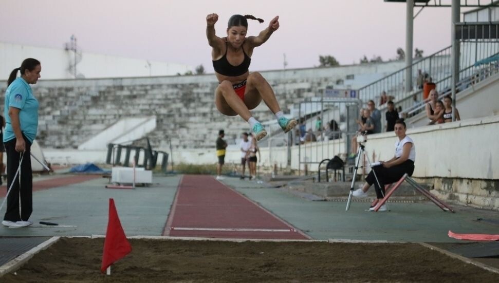 Atletizm Federasyonu Kulüpler ve Ferdi Şampiyonası sona erdi: Ecem Nehir Çelik rekorunu geliştirdi