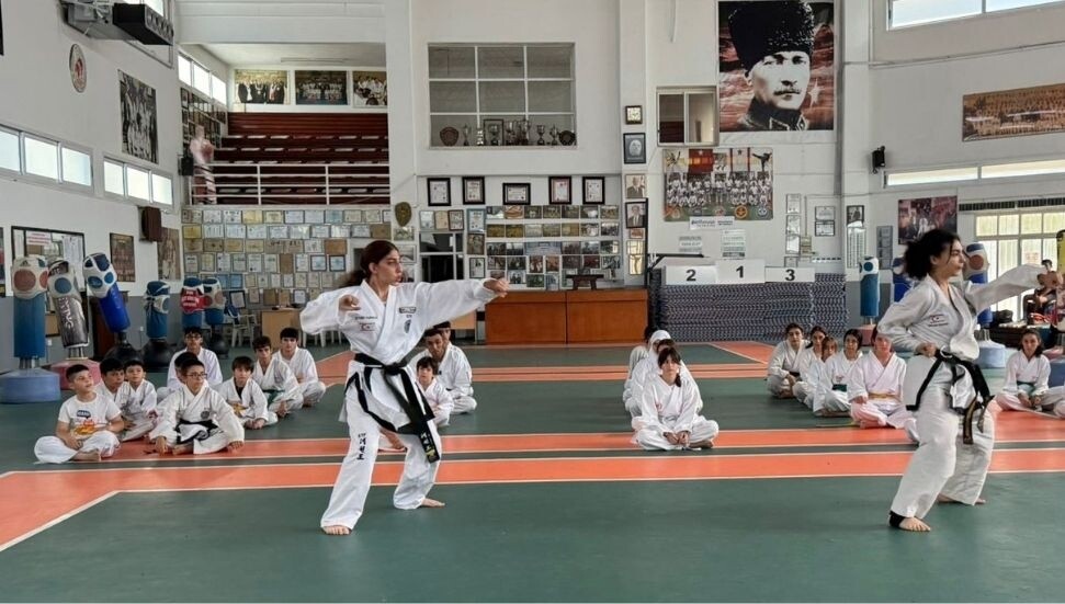 Uluslararası Taekwondo Turnuvası'nda 3 ayrı müsabakada KKTC şampiyonluğunu ilan etti!
