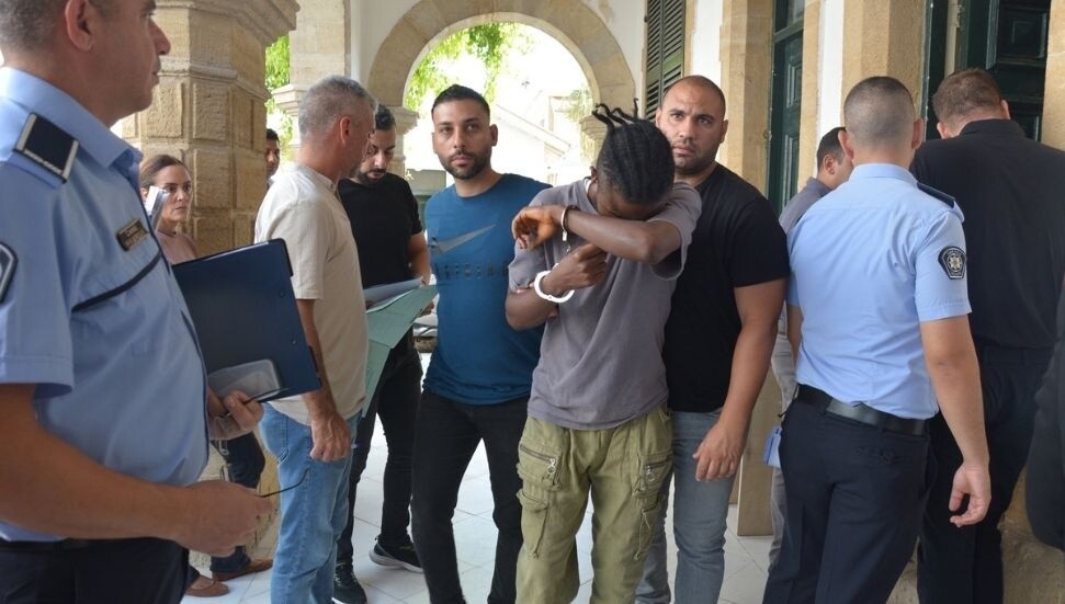 Tasarrufunda 25 gram uyuşturucu tespit edilen Koudıou 3 gün süreyle tutuklu kalacak