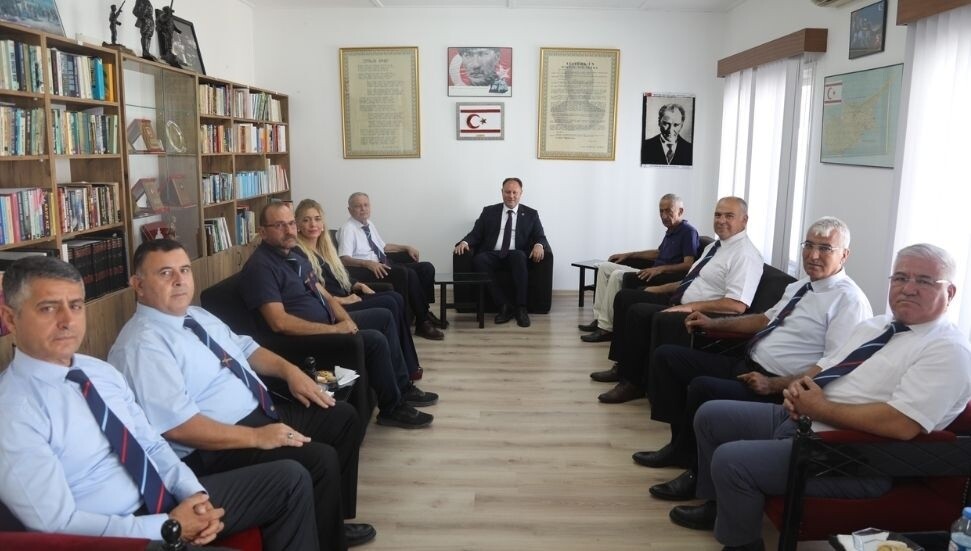 Öztürkler, Emekli Subaylar Derneği'ni ziyaret etti: Rum yönetimi KKTC’nin varlığını kabul etmeli!