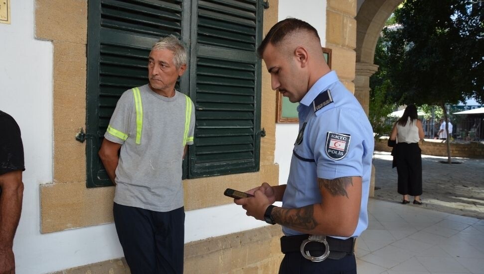 Ülkede 2 bin 253 gündür izinsiz ikamet eden zanlıya 8 gün ek tutukluluk