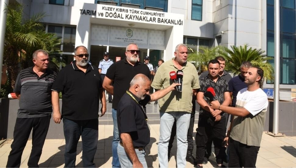 Hayvancılar hükümeti eleştirdi: Bize Güney’in yolunu açsınlar, gidip kaba yemimizi oradan alalım!