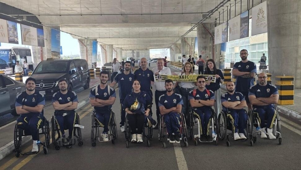 Fenerbahçe TKS Basketbol Takımı Kuzey Kıbrıs'ta: Fenerbahçeliler Derneği, sporcuları coşkuyla karşıladı