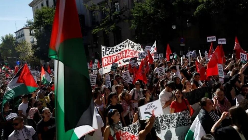 İspanya’da binlerce öğrenci, Filistin’e destek için sokağa çıktı