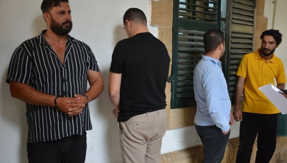 Maddi menfaat karşılığında 52 kişiyi yasadışı olarak ülkeye sokan 4 zanlı 1 hafta tutuklu kalacak