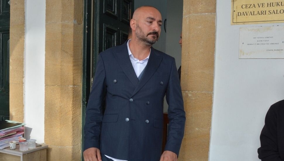 Kendini polis olarak tanıtıp, "KKTC de Türkiye'ye bağlı" diyen zanlı teminatla serbest