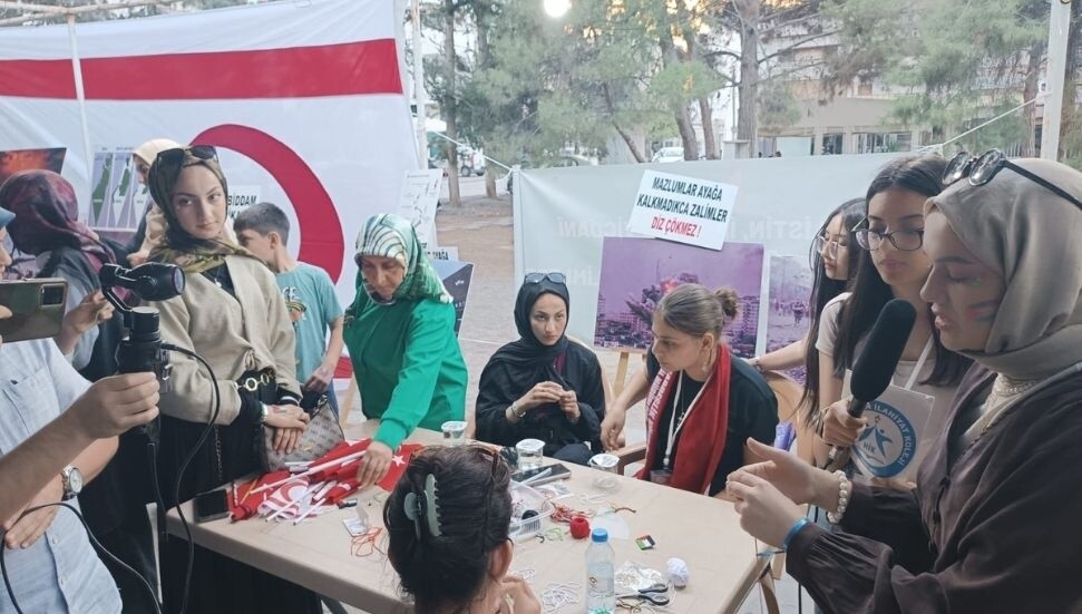 Hala Sultan ve Afyonkarahisar İmam Hatip öğrencileri, Gazze/Filistin Dayanışma Çadırı etkinliğine katıldı