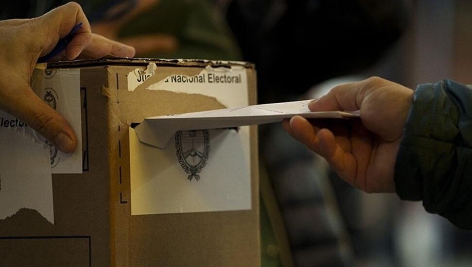 Arjantin halkı parlamento seçimleri için sandıkta