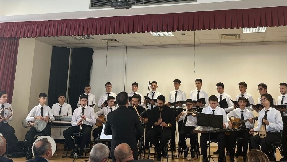 Türkiye’den gelen koro, Hala Sultan İlahiyat Koleji’nde Cumhuriyet Bayramı nedeniyle konser verdi