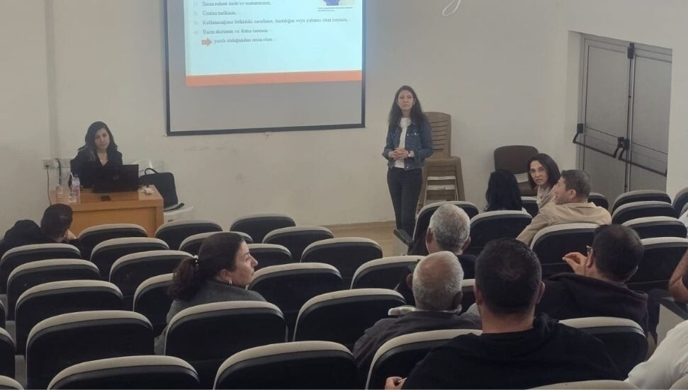 Tarım Dairesi'nden, Maraş bölgesinde tarım ilacı ve hastalıkla mücadele eğitimi