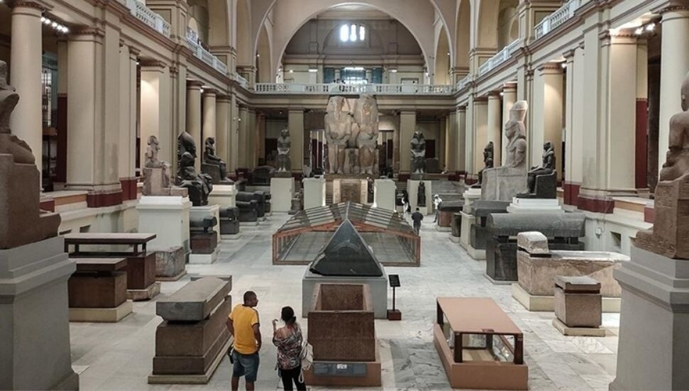 Büyük Mısır Müzesi ziyaretçi akınına uğruyor: Tutankamun'un altın maskesine yoğun ilgi