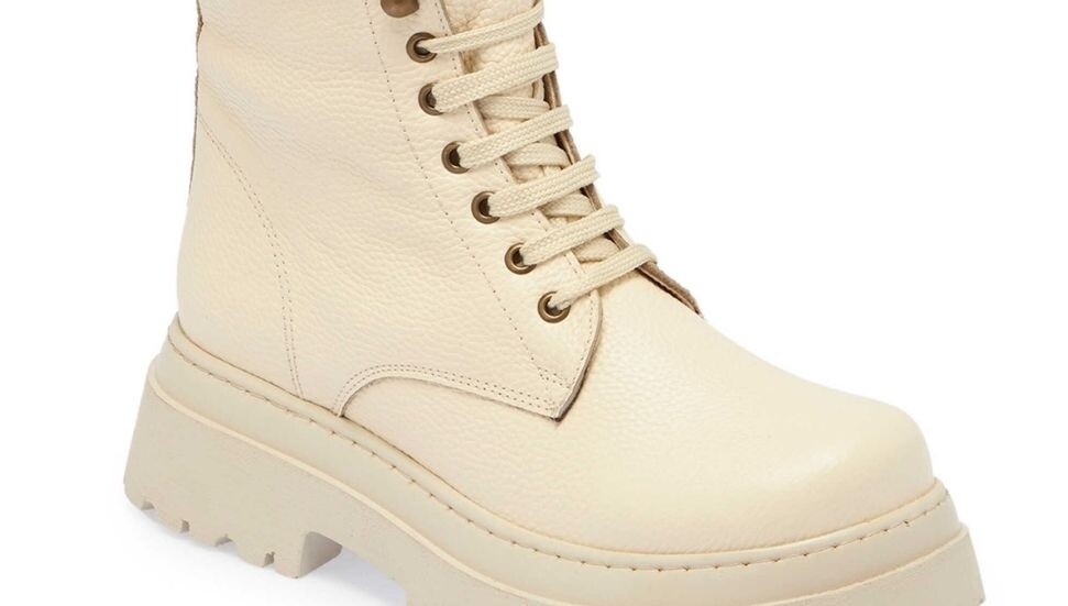 Kadın botlarında zamansız bir stil yaklaşımı