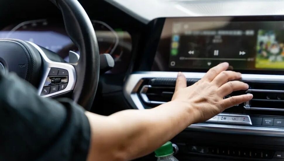Bilim insanları: Araçlardaki dokunmatik ekranlar sürüş güvenliğini ciddi biçimde zayıflatıyor