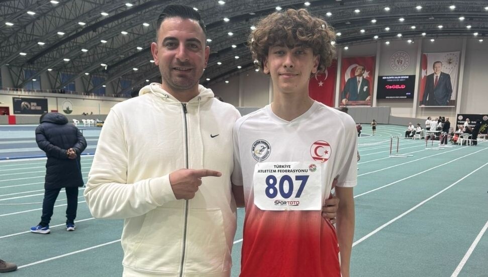 Bursa’da yüksek atlamaya Erdinç imzası: Türkiye 1'incisi oldu