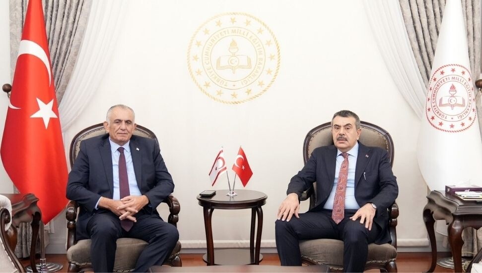 Yusuf Tekin ile görüşen Çavuşoğlu: Planlama çalışmaları adına verimli bir temas gerçekleştirdik